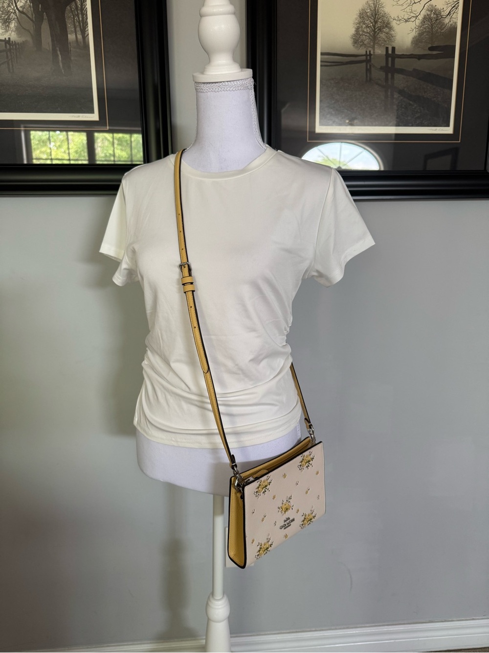 Coach - Leather Floral Crossbody bag with Yellow Trim - Picture 3 of 8